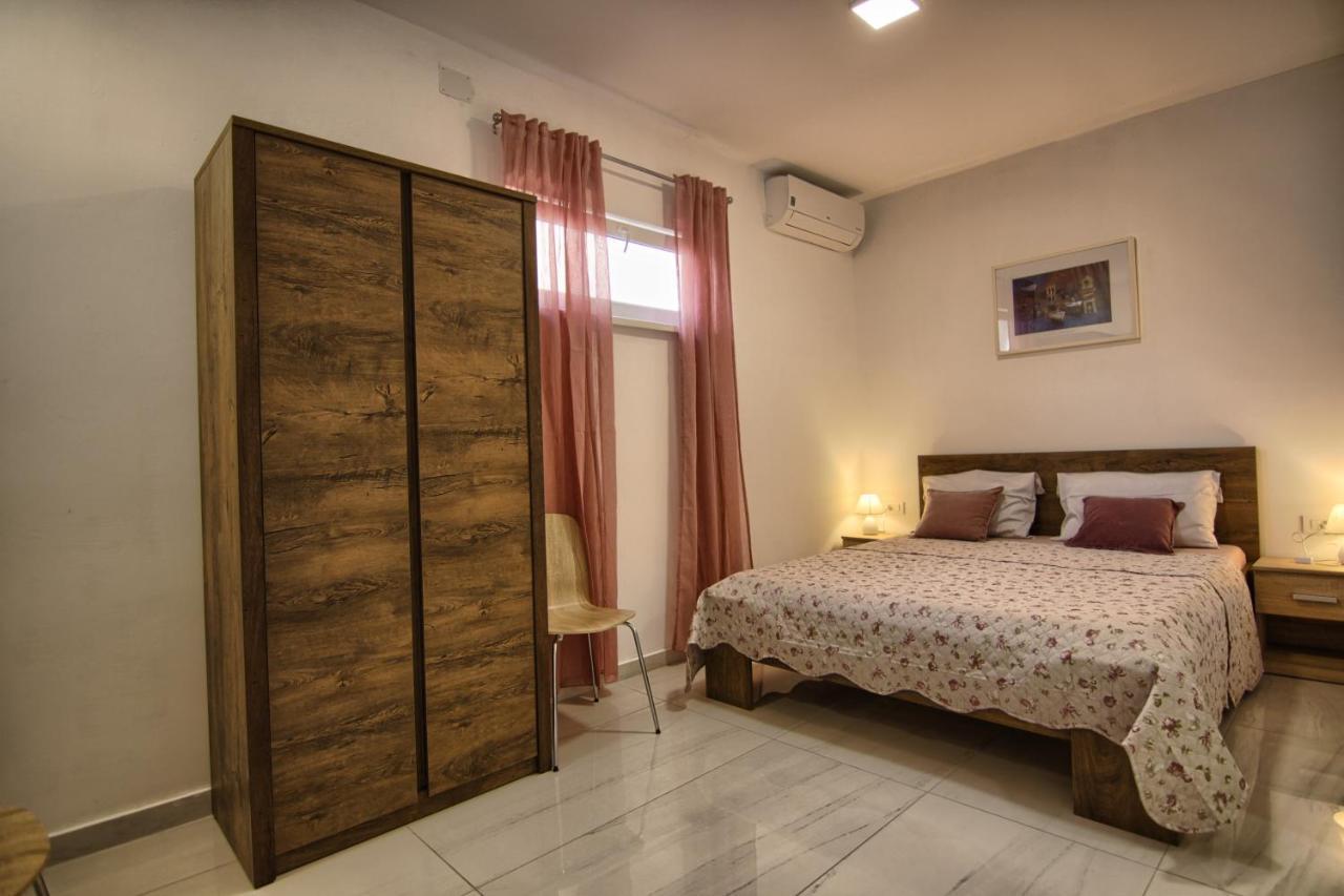 Rooms Dragica Pakoštane Exterior foto